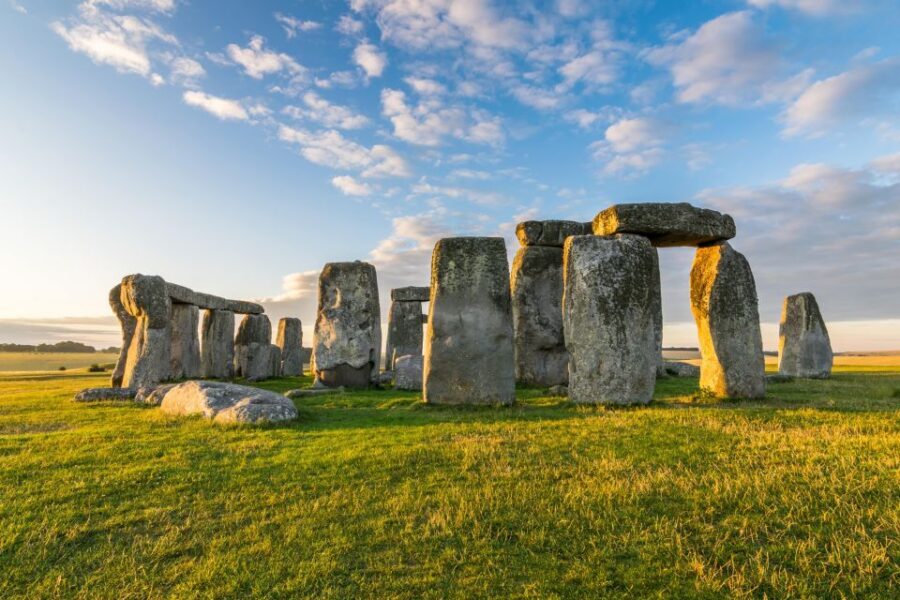 2-Day Cotswolds, Bath & Stonehenge Tour - Should You Book This Cotswolds, Bath & Stonehenge Tour?