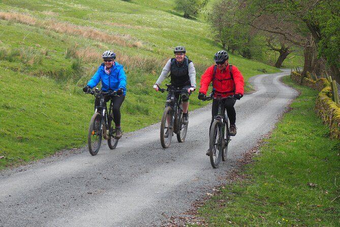 6hr Small Group Peak District eBike Tour - Traffic-free riding and village cake logic