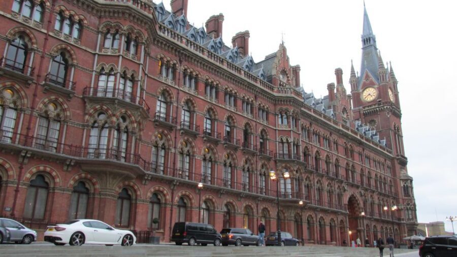 A Muggle's Guide to London: Harry Potter Walking Tour - From Temple Underground to Wizarding London in 2.5 Hours