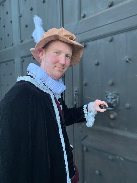A tour of Warwick with Queen Elizabeth's secret lover - Should You Book This Warwick Walking Tour?