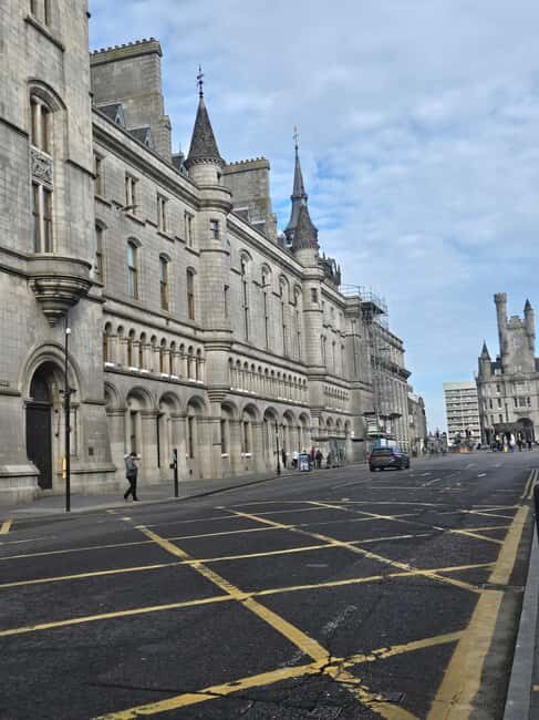 Aberdeen: Guided Walking Tour - The Art Gallery stop: where “modern Aberdeen” shows up