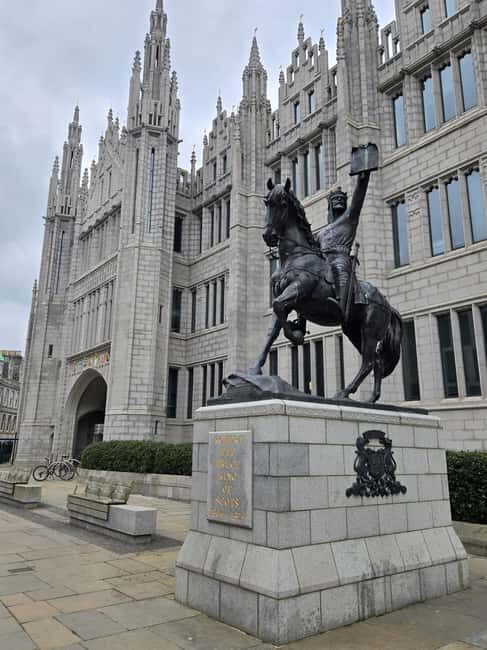 Aberdeen: Guided Walking Tour - Meet at Castle Gate (Mercat Cross) and start with the right landmarks