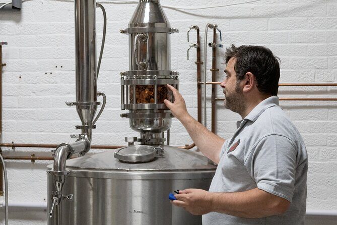 Afternoon Distillery Tour in Newport - Bar time after the tour: what that extra stop means