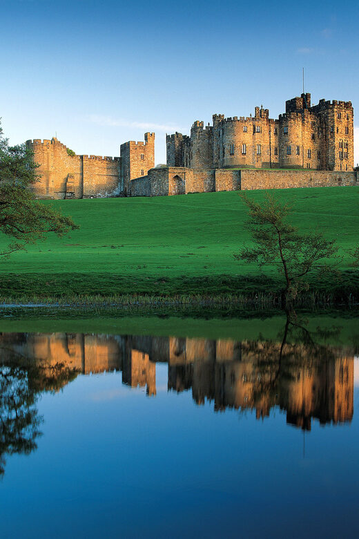 Alnwick: Alnwick Castle Ticket - Outer Bailey and Harry Potter filming spots: finding the story cues