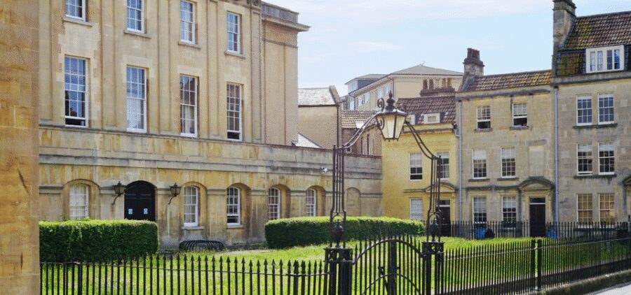 Bath : 2 Hour Historic Walking Tour With An App - The Assembly Rooms and Jane Austen Centre: history you can pace to your interests