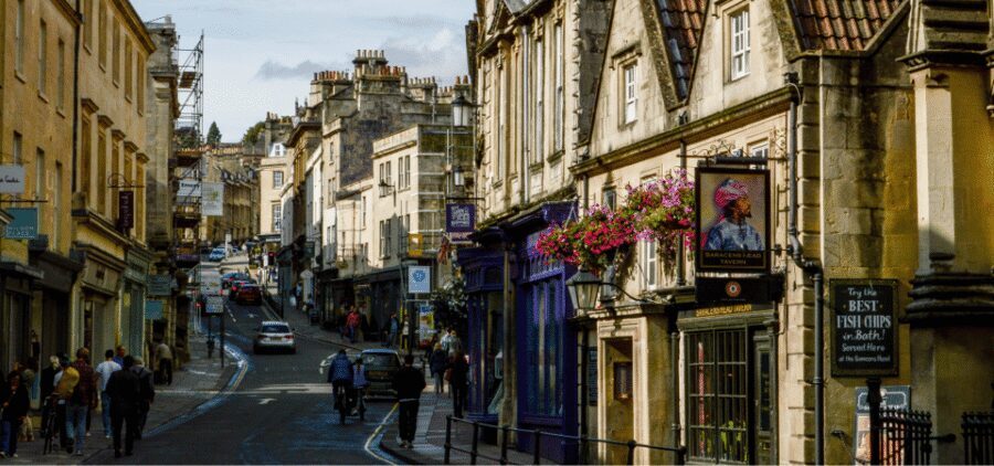 Bath: Bridgeton Walking Tour with an APP - Holburne Museum: the art stop that widens your Bath day