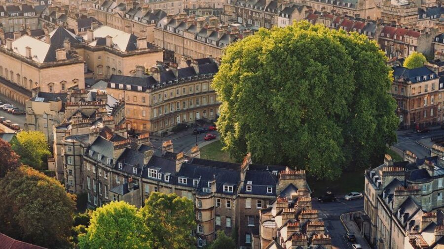 Bath: Private Walking Tour - Bath Abbey to Pulteney Bridge: the walk starts strong