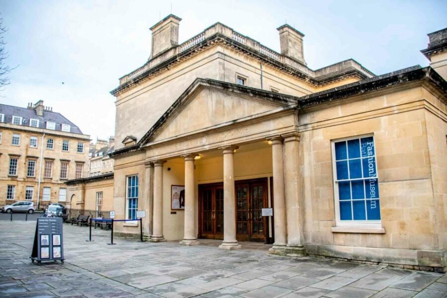 Bath: Private Walking Tour - Roman Baths orientation: seeing the 2,000-year story in order