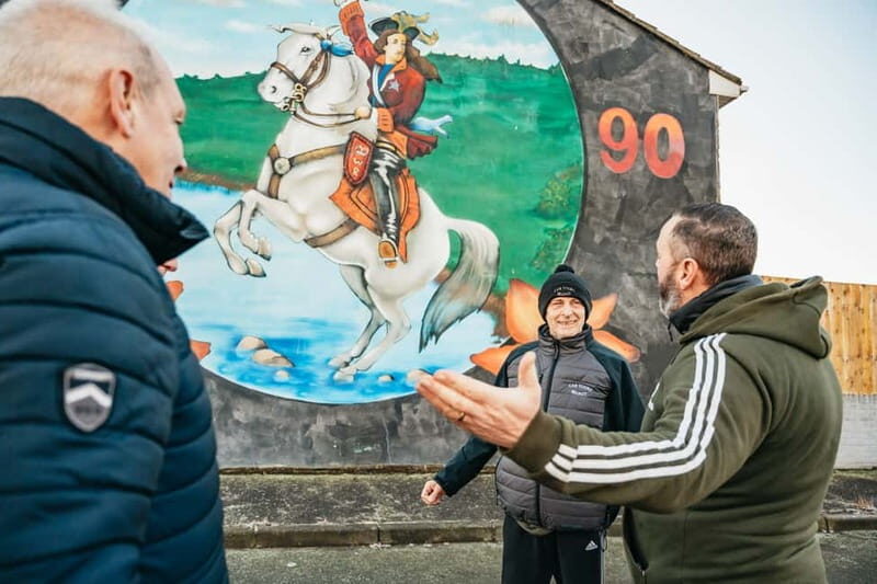 Belfast: 1.5-Hour Private Black Taxi tour - What to look for in Belfast murals (so you don’t miss the point)