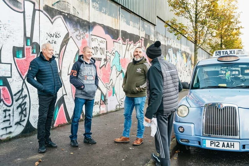 Belfast: 1.5-Hour Private Black Taxi tour - Photo stops that actually work for mural hunting