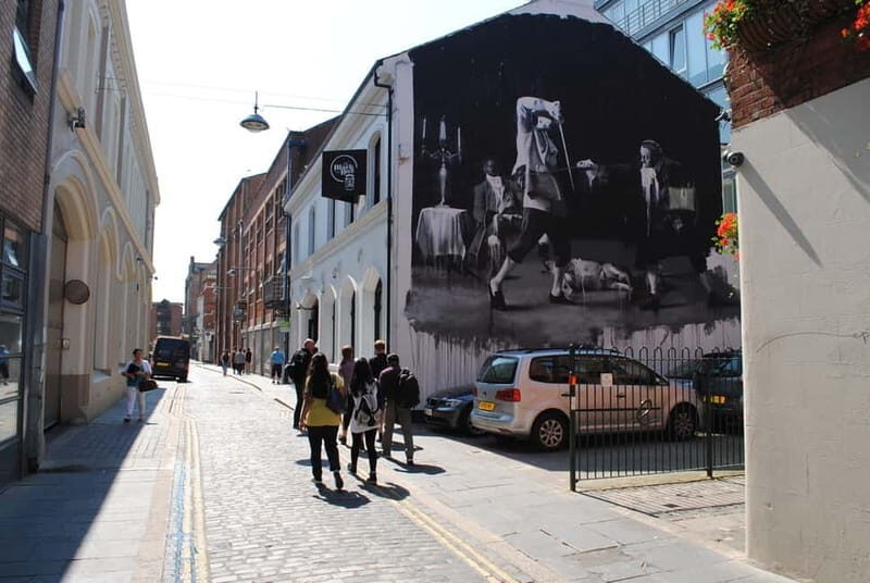 Belfast: A History of Terror Walking Tour - Bombing sites and attacks: how fear shaped daily Belfast