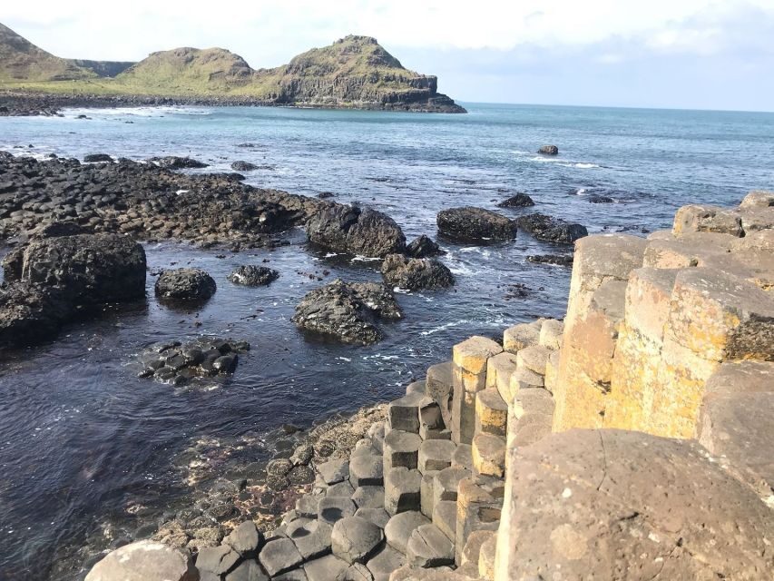 Belfast and Giant's Causeway in Italian or Spanish - The bus experience: what to expect on the way back