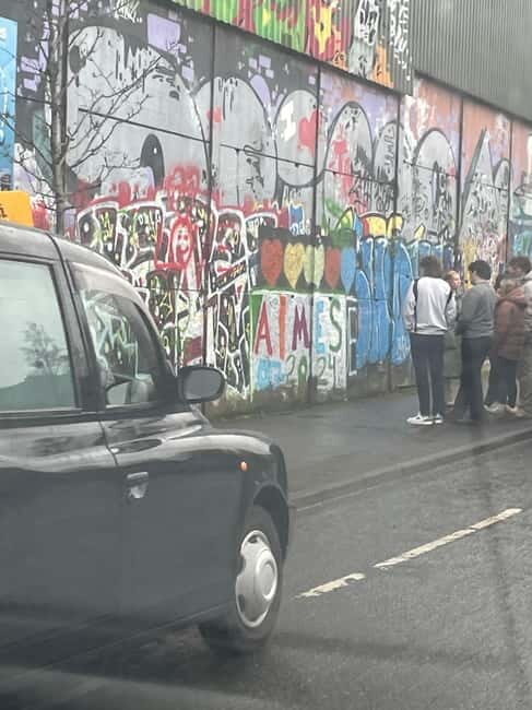 BELFAST BLACK TAXI TOUR - Why Belfast’s peace walls are more than a photo stop