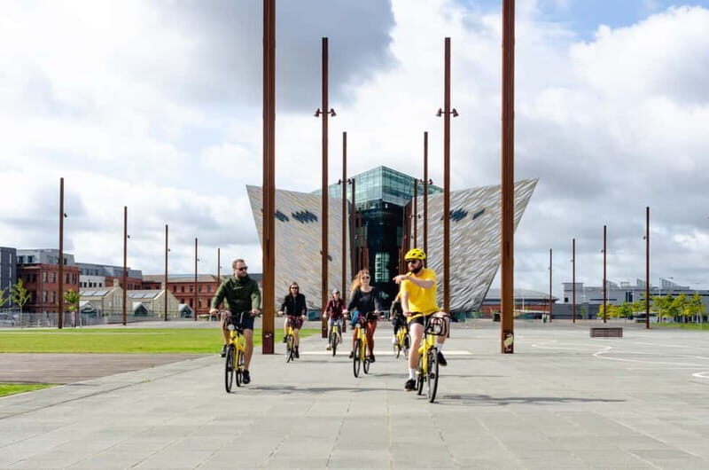Belfast: City Highlights Bike Tour - St George’s Market: where Belfast shows up on foot