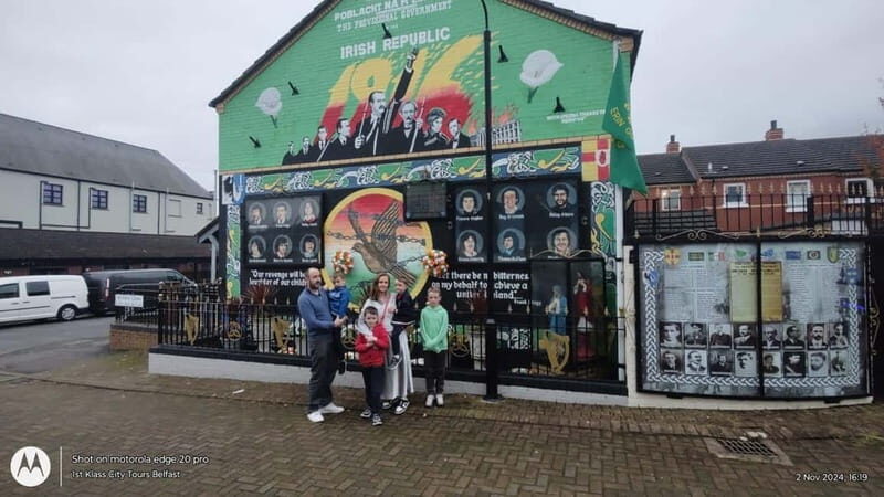 Belfast: Famous Black Taxi Tour - Meet at the Victoria Centre taxi rank and get oriented fast