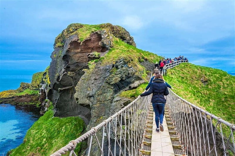 Belfast: Giant's Causeway Tour and 2-Day Open Top-Bus Tour - Portaneevy Viewpoint and Carrick-a-Rede: Spectacular Photos, No Bridge Access