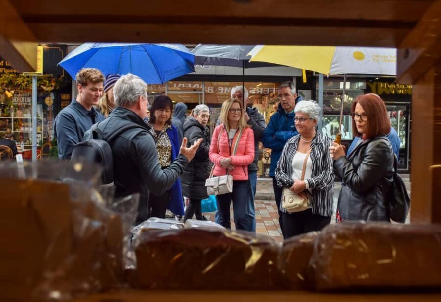 Belfast: Guided Food Walking Tour with Street Art and Pubs - The First Stop: Hot Chocolate, Cannoli, and Chocolate Liquor Warm-Up