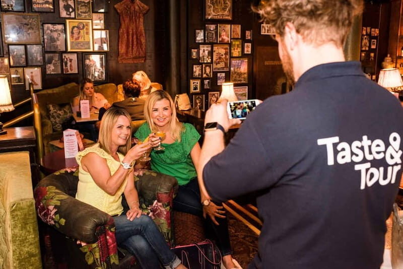 Belfast: Guided Gin Tour with 7 Gin Tastings - Five Belfast bars: what to expect at each stop