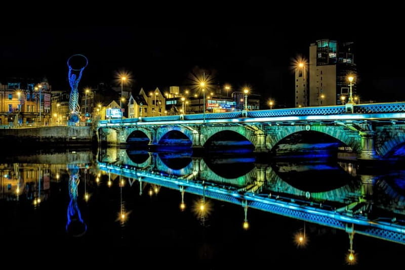 Belfast: Guided Nighttime Hydrobike Tour on the River Lagan - Safety briefing, gear, and how your ride actually works