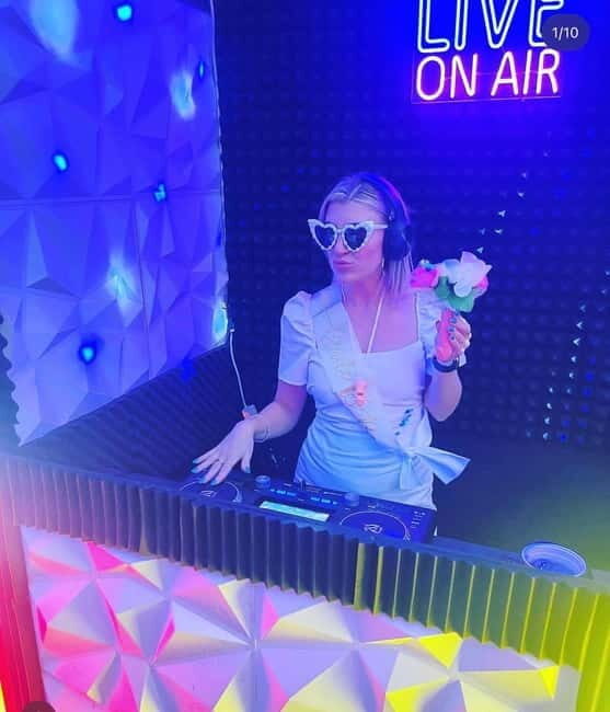 Belfast: Karaoke Room Hire (Private room for up to 30guests) - The track library: why 50,000 songs changes everything