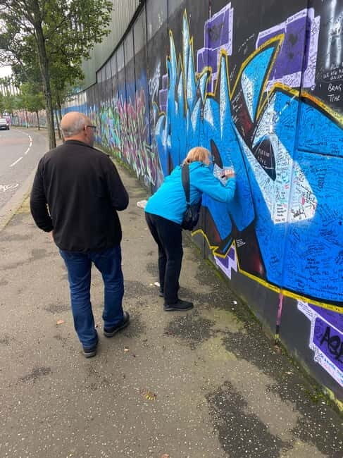 Belfast: Peacewall and Political History Black Taxi Cab Tour - Who this tour is best for (and who should think twice)