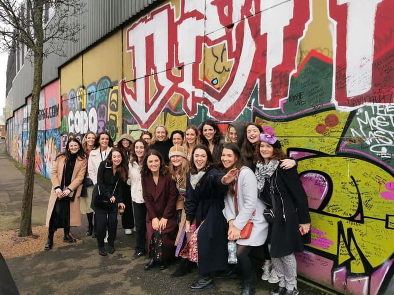 Belfast: Political Mural Taxi Tour - Meet-up point: start clean, avoid stress