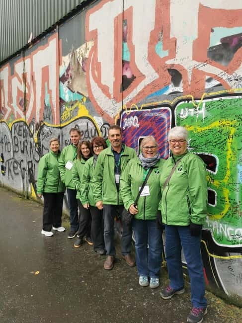 Belfast: Political Mural Taxi Tour - Stop 3: Peace Walls and the reality of separation