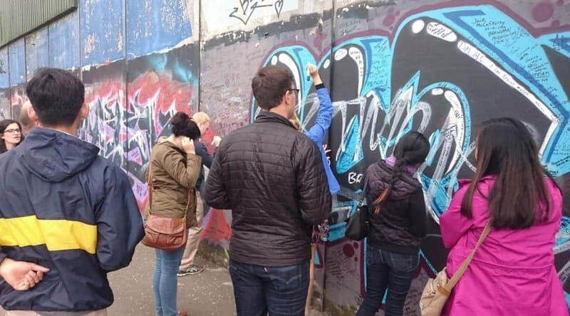 Belfast: Political Mural Taxi Tour - Stop 4: Shankill Road and another community’s voice