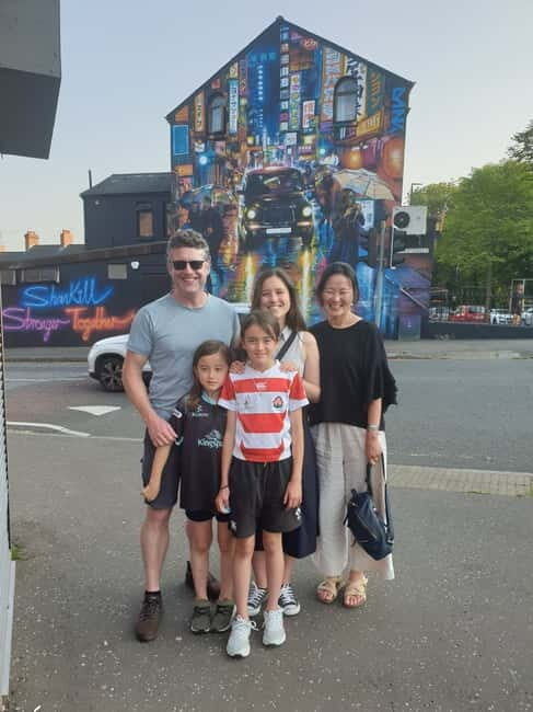 Belfast: Private Black Taxi Cab Political Murals Tour - Albert Street: Where the Politics Show Up in Daily Space