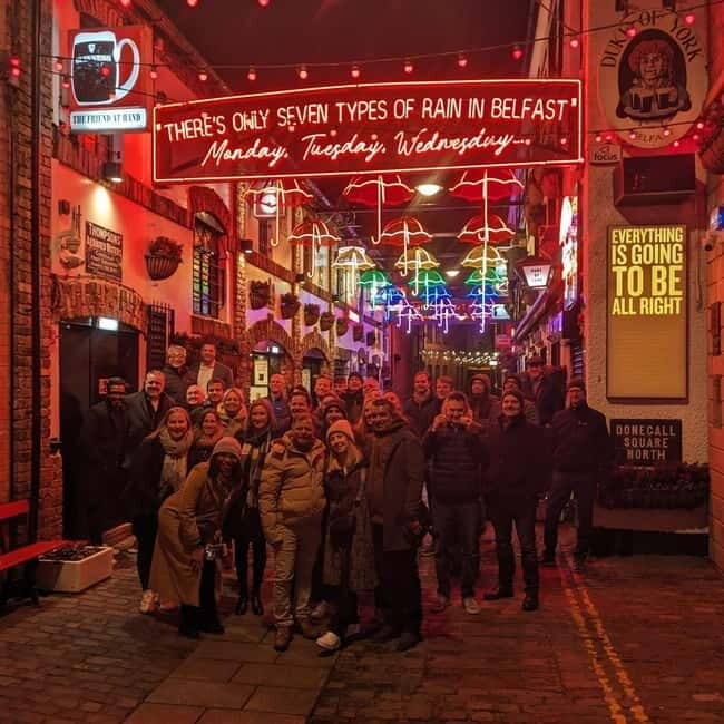Belfast: Pub Crawl and Bar Walking Tour with Two Drinks - The local bar with live Irish music: the heart of the night