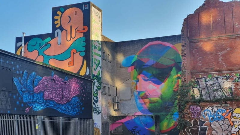 Belfast : Pub Music , Street Art Experience Walking Tour - Live music without the rushed pub-crawl vibe
