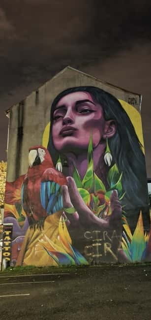 Belfast : Pub Music , Street Art Experience Walking Tour - Leaving with a plan for later: where to eat, drink, and return