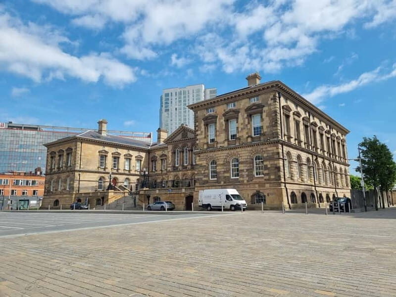 Belfast Walking Tour with a Local – History & Craic - City Hall Again: Wrapping the Walk With Clear Next Steps