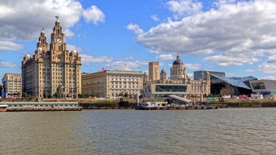 Best of Liverpool: Private Walking Tour with a Local - St George’s Hall: a grand stop with a human explanation