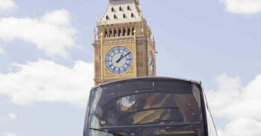 Best of London by LE GRAND - London's Luxury Bus Tour - Kensington and Knightsbridge: museums, Harrods, and the royal-adjacent stretch
