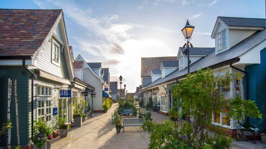 Bicester Village Shopping Trip from London with VIP Discount - Included Perks That Make a Real Difference