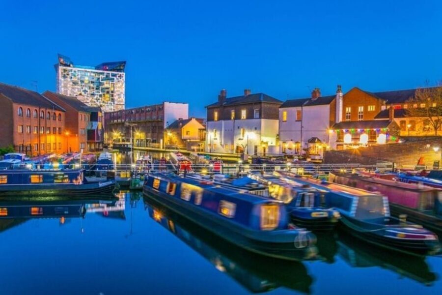 Birmingham : Must-see Attractions Private Walking Tour - How the 2-hour pace feels on the ground