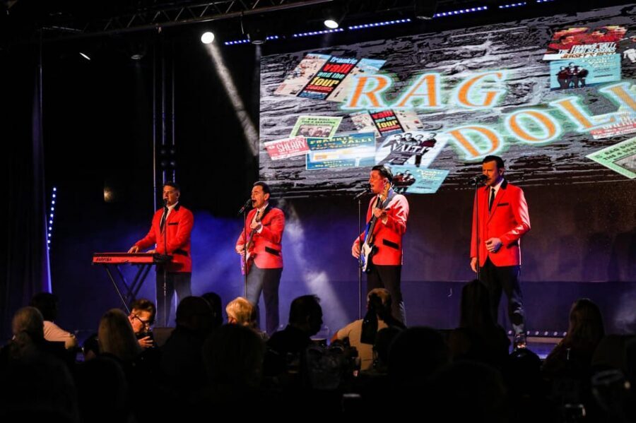 Blackpool: The Jersey Beats - Oh What A Nite! Music Show - Arriving on Church Street and settling in fast
