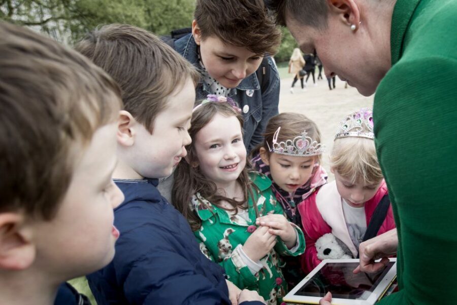Bobbies, Corgis and the 7 Lions - Big Ben and Westminster in a Kid-Friendly Rhythm