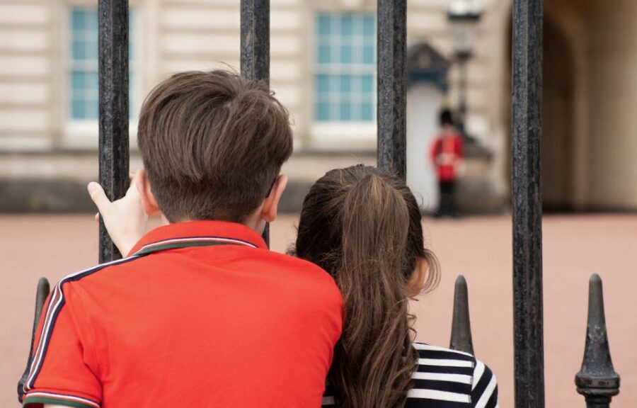 Bobbies, Corgis and the 7 Lions - What It’s Like With a German-Only Guide