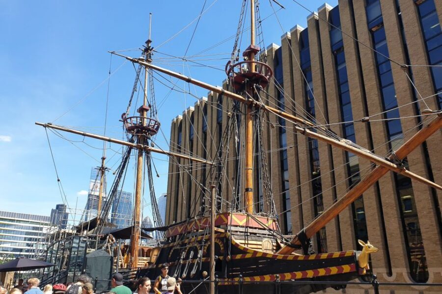 Booze, Brothels & the Bard: London's Bawdy Borough - Southwark Cathedral and London Bridge: view the neighborhood, not just the labels