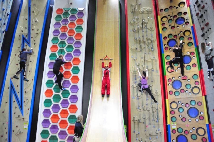 Bournemouth: RockReef Indoor Clip ‘n Climb Entry Ticket - Safety training up to 30 minutes: what it really helps with
