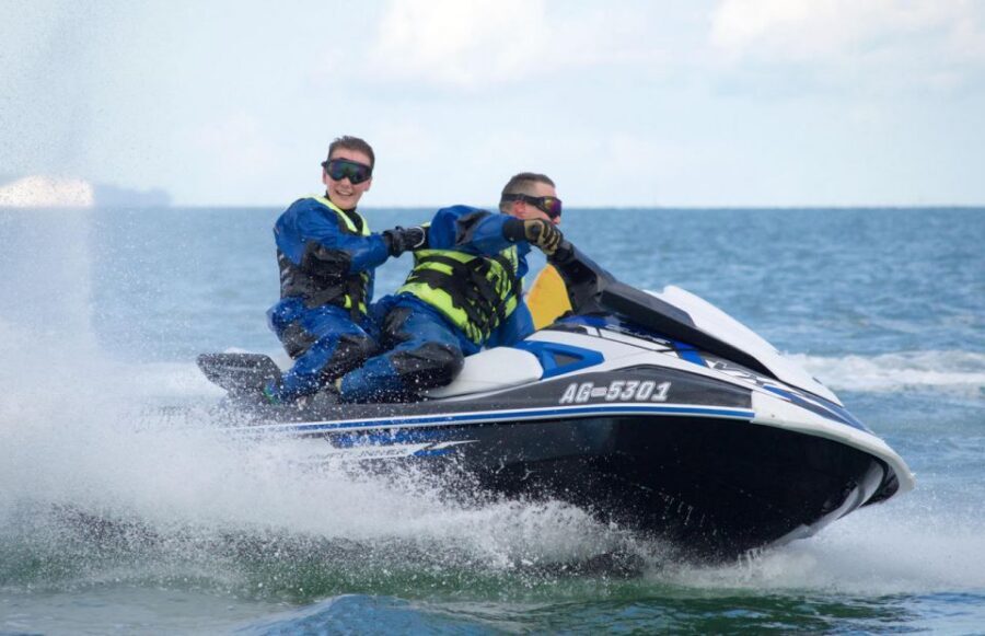 Brighton: Jetski Ride - The 75-minute flow: briefing, slow out, then a sprint