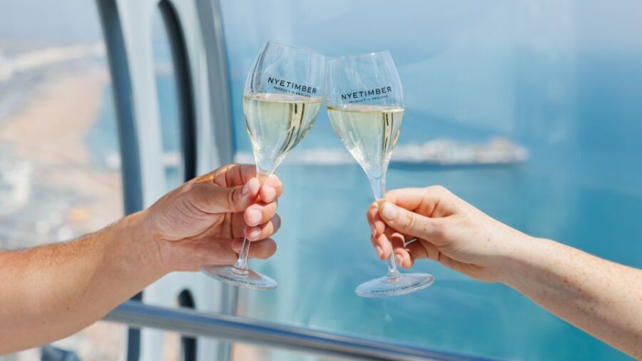 Brighton: Sky Bar i360 Entry Ticket with One Drink - The 138-meter glide inside the glass pod: 25 minutes of 360-degree sights