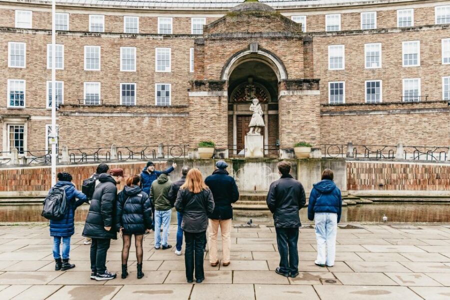 Bristol: Blackbeard to Banksy Guided Walking Tour - Llandoger Trow, Queen Square, and Pero’s Bridge: turning corners with purpose