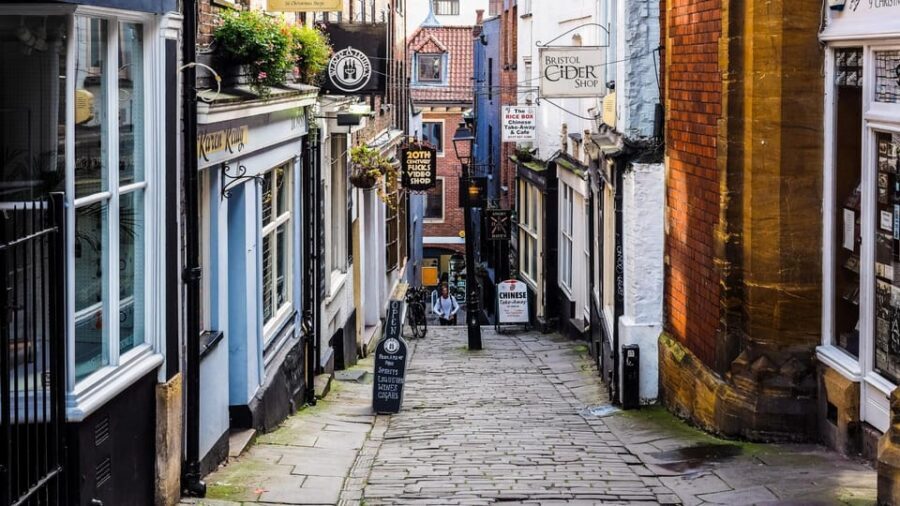 Bristol: City Walking Tour & Exploration Game - Puzzle stops, points, and why teams tend to have more fun