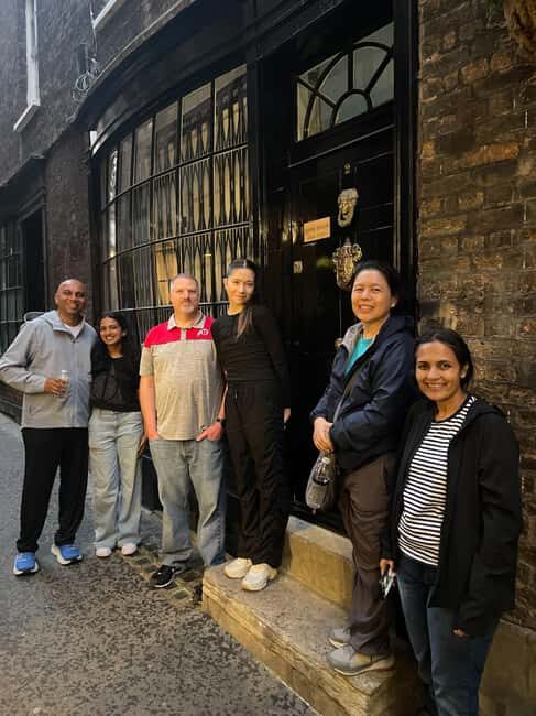 Bristol: Ghosts, Ghouls and Gallows Guided Tour - Storytelling focus: pirates, pubs, and gruesome murders