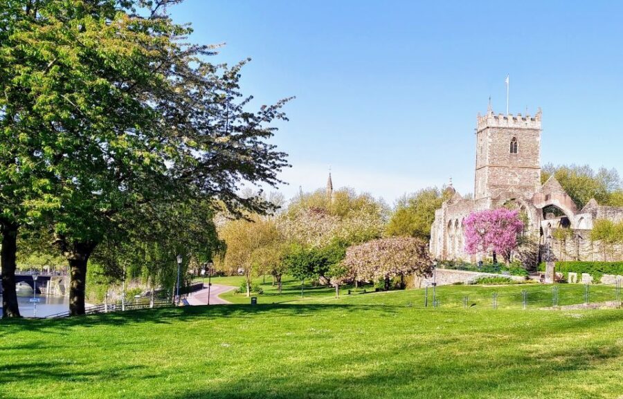 Bristol: Self-Guided Sightseeing Audio Tour - Why this audio tour works better than wandering with Google Maps