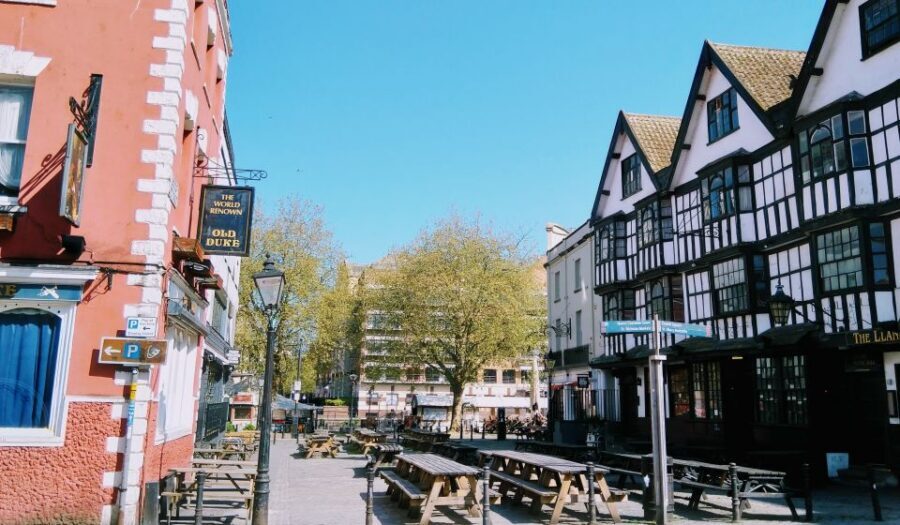 Bristol: Self-Guided Sightseeing Audio Tour - What you actually learn: history plus modern Bristol tips