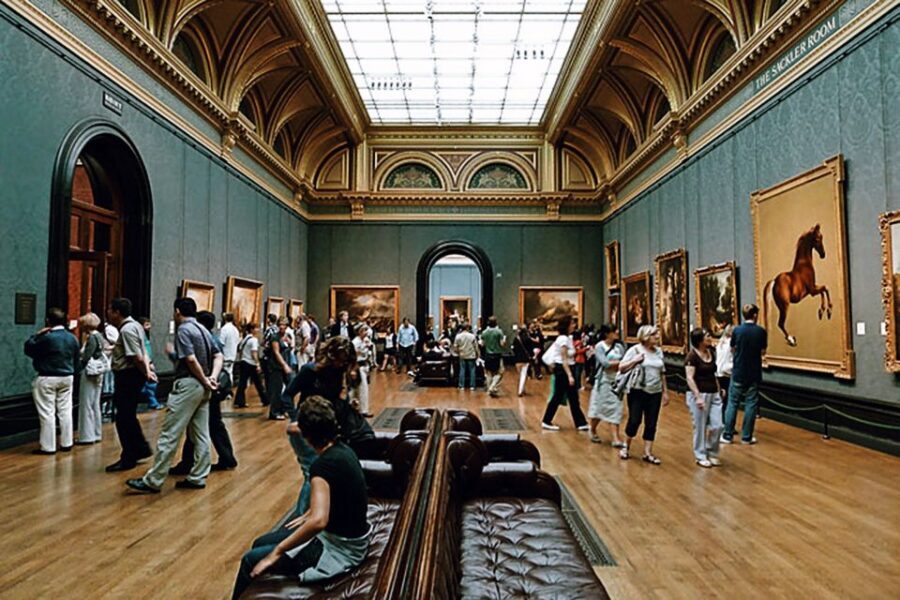 British Museum & National Gallery Highlight Tour 8 guests 5h - Lunch between museums: how to keep the day from losing speed